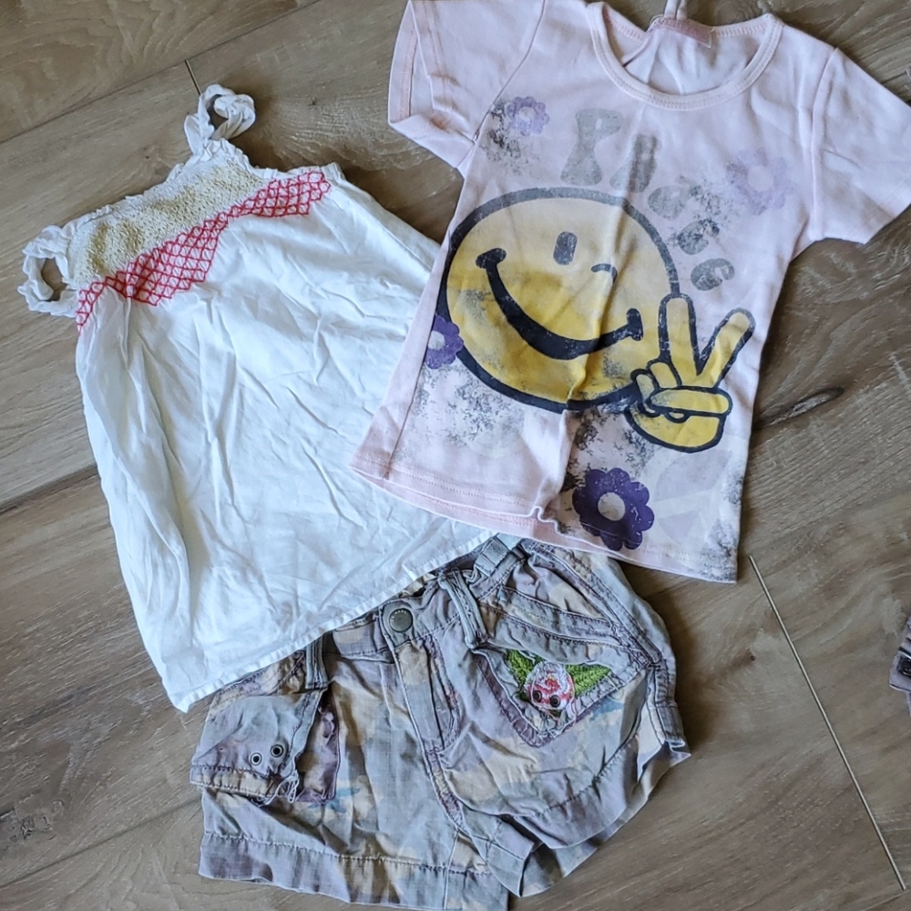 Girls DaNang shorts & 2 tops free